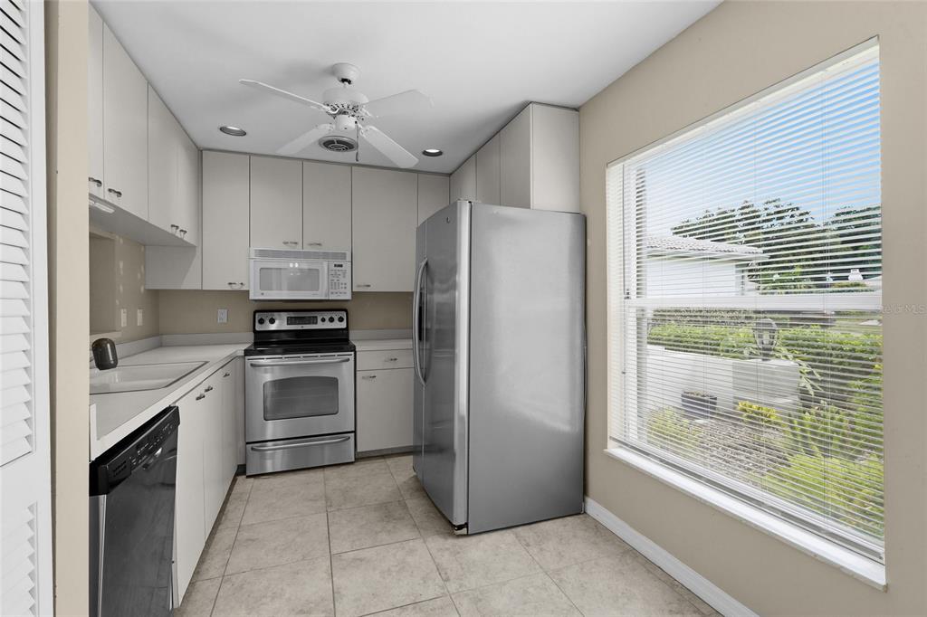 3032 RINGWOOD MEADOW UNIT 17, SARASOTA, FL — photo 2 of 30