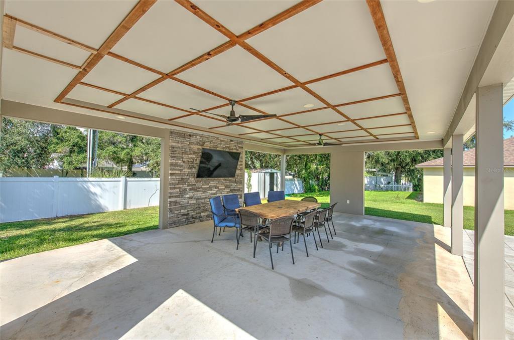 319 ABIGAIL ROAD, PLANT CITY, FL — photo 5 of 30