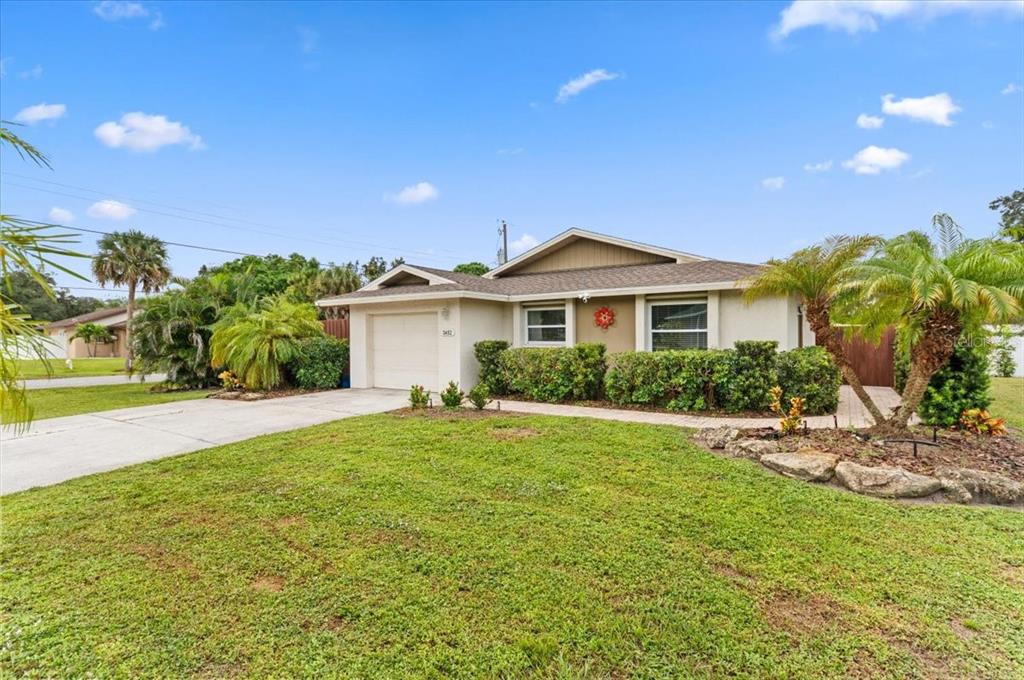 3452 BAY STREET, SARASOTA, FL — photo 3 of 30