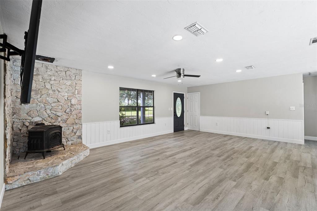 1869 SW 32ND PLACE, BELL, FL — photo 4 of 30