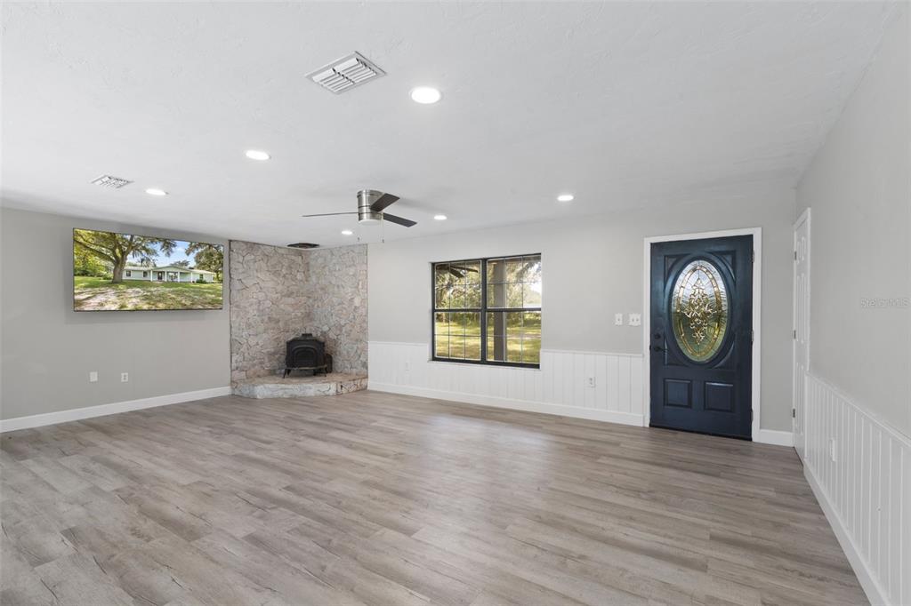 1869 SW 32ND PLACE, BELL, FL — photo 5 of 30