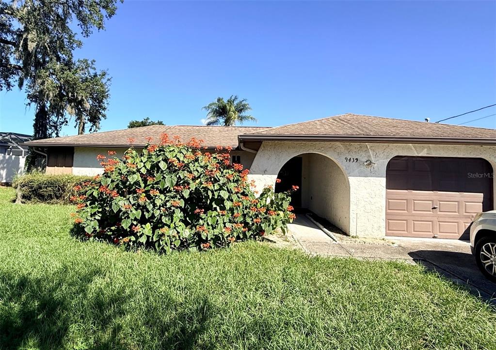 9439 SPRING HILL DRIVE, SPRING HILL, FL — photo 2 of 5