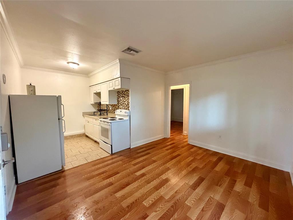 322 1/2 S MAPLE AVENUE, SANFORD, FL — photo 2 of 10