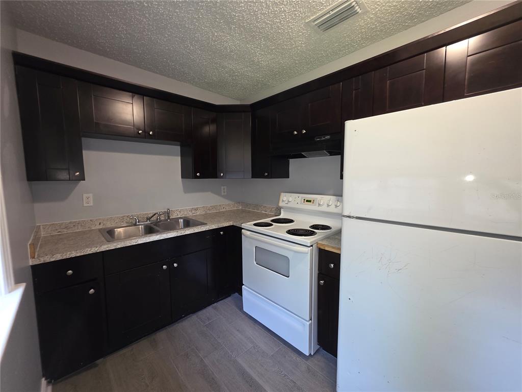 5164 ALPHA AVENUE, JACKSONVILLE, FL — photo 3 of 10