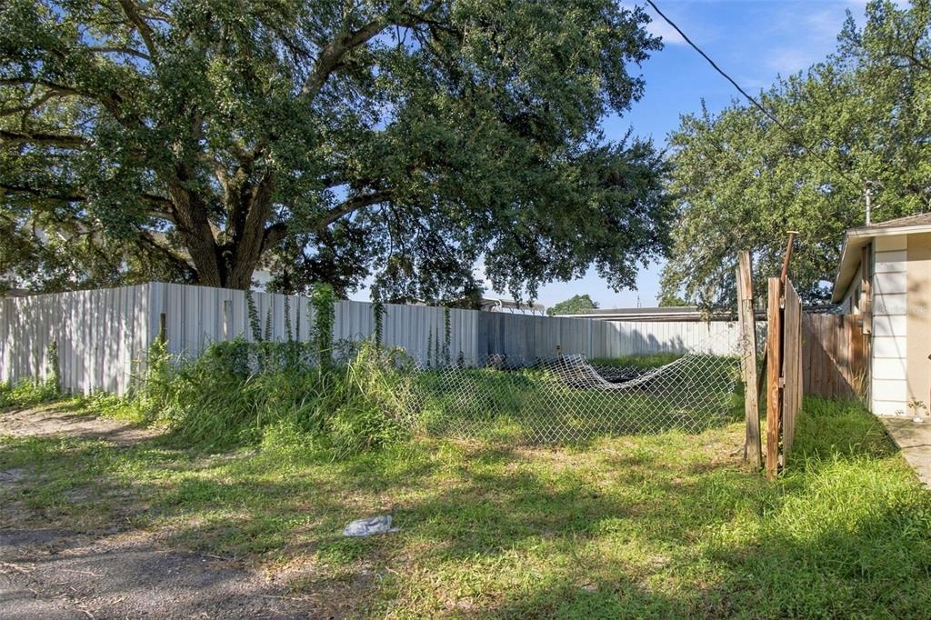 4620 N 35TH STREET, TAMPA, FL — photo 3 of 9