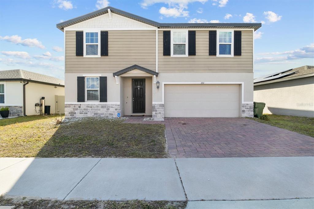 884 CAMBRIDGE DRIVE