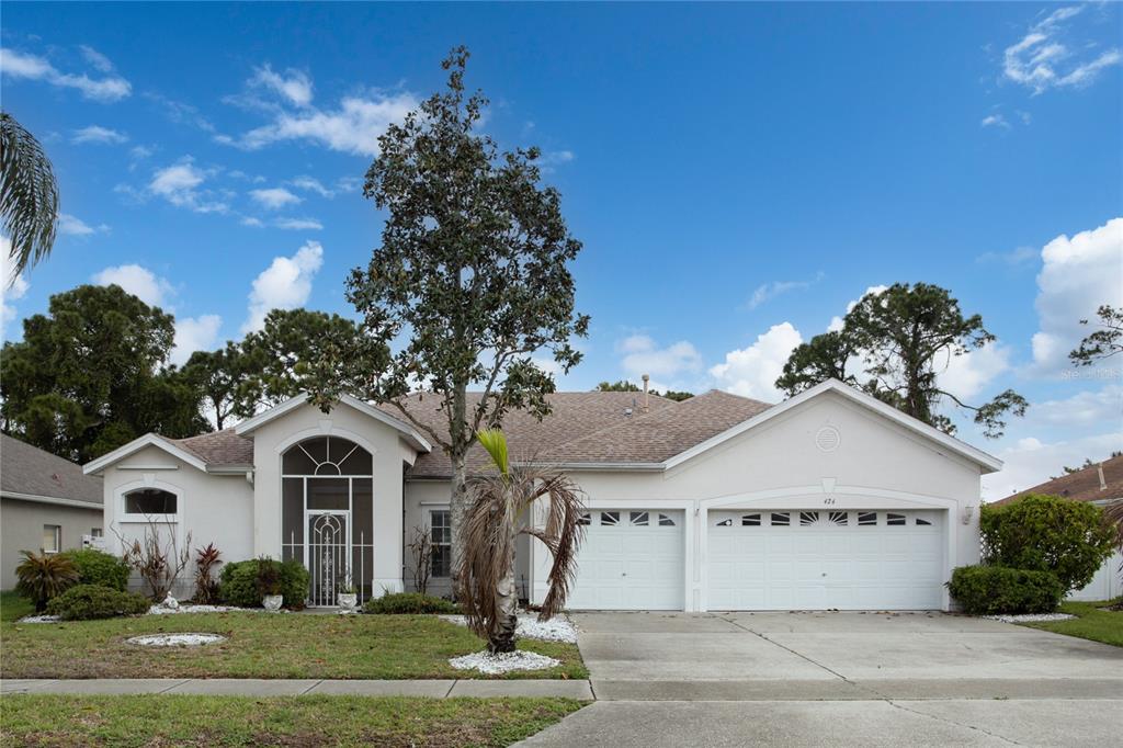 424 STONEHENGE CIRCLE