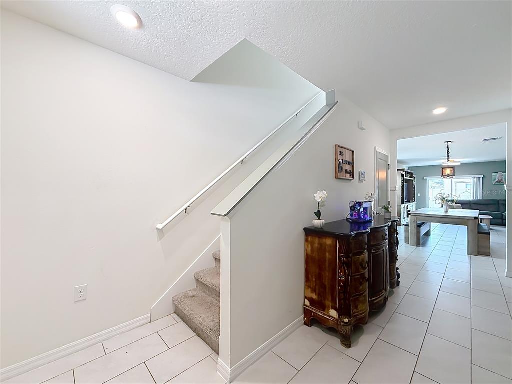 182 AMBERWOOD WAY, UMATILLA, FL — photo 4 of 30