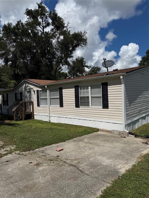 217 LONGVIEW AVENUE, LADY LAKE, FL — photo 2 of 5
