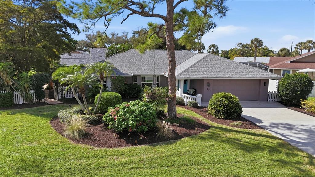 1221 SCHOONER LANE