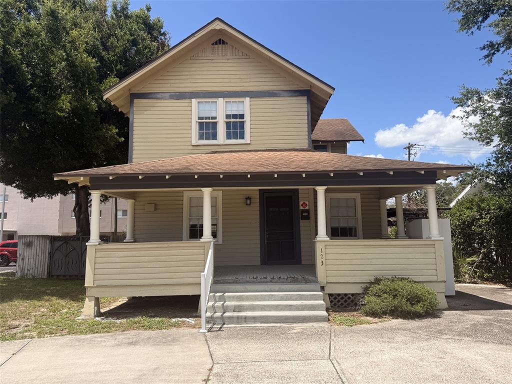 123 AVENUE B SW