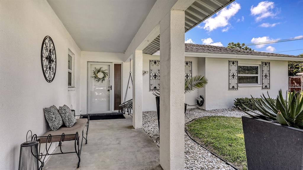 6717 ROXBURY DRIVE, SARASOTA, FL — photo 3 of 30