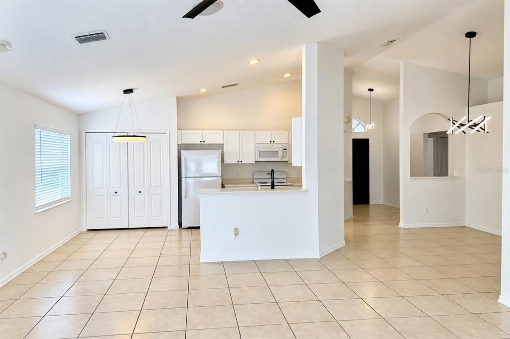 905 ROCKY MOUNTAIN COURT, VALRICO, FL — photo 3 of 18