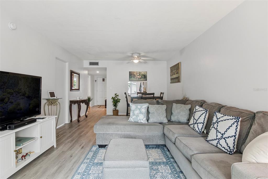 8651 10TH STREET N UNIT 118, ST PETERSBURG, FL — photo 2 of 33