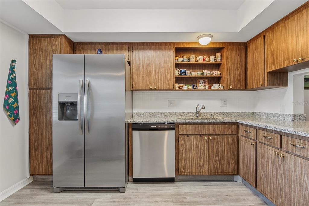 8651 10TH STREET N UNIT 118, ST PETERSBURG, FL — photo 3 of 33