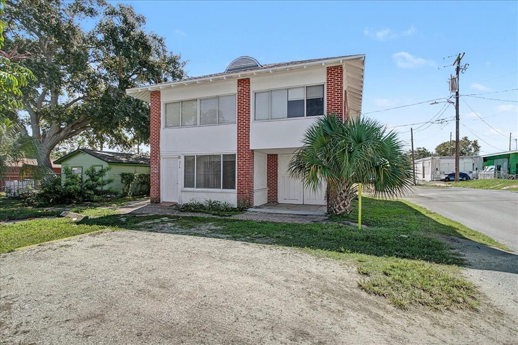 874 21ST AVENUE S, ST PETERSBURG, FL — photo 4 of 100