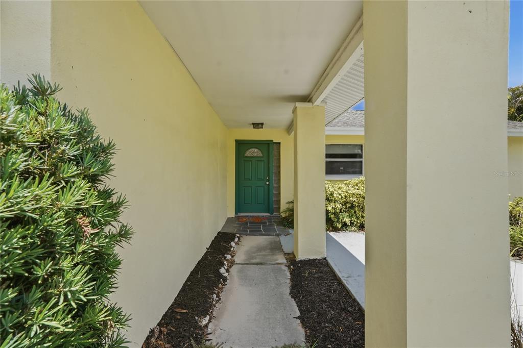 1634 DALE CIRCLE N, DUNEDIN, FL — photo 2 of 37