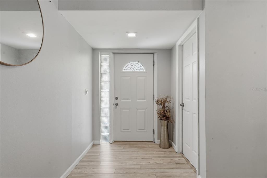 1634 DALE CIRCLE N, DUNEDIN, FL — photo 3 of 37