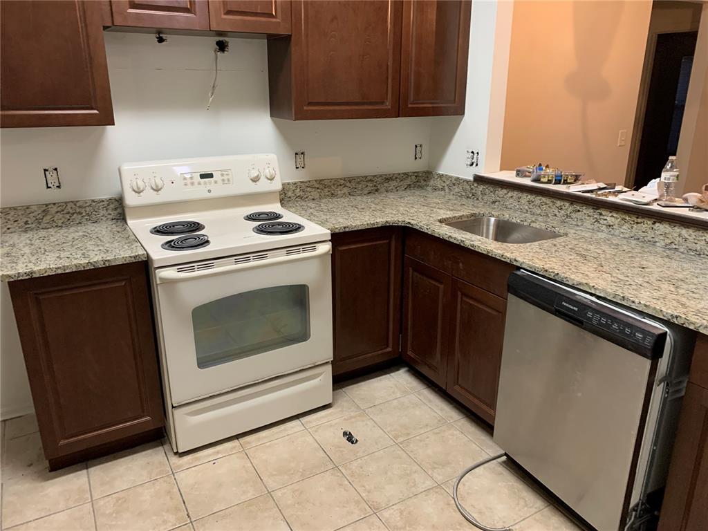 4685 CHEYENNE POINT TRAIL, KISSIMMEE, FL — photo 2 of 9