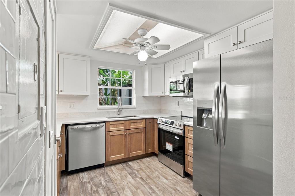 8811 BAY POINTE DRIVE UNIT C102, TAMPA, FL — photo 3 of 26
