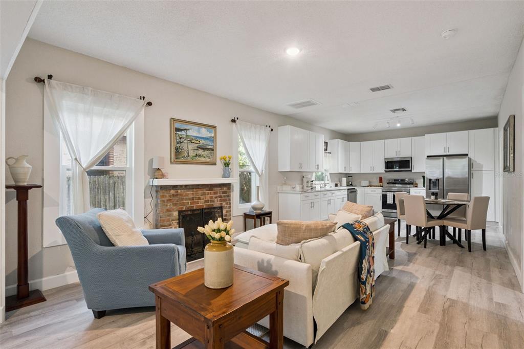 2415 S LAUREL AVENUE, SANFORD, FL — photo 3 of 16