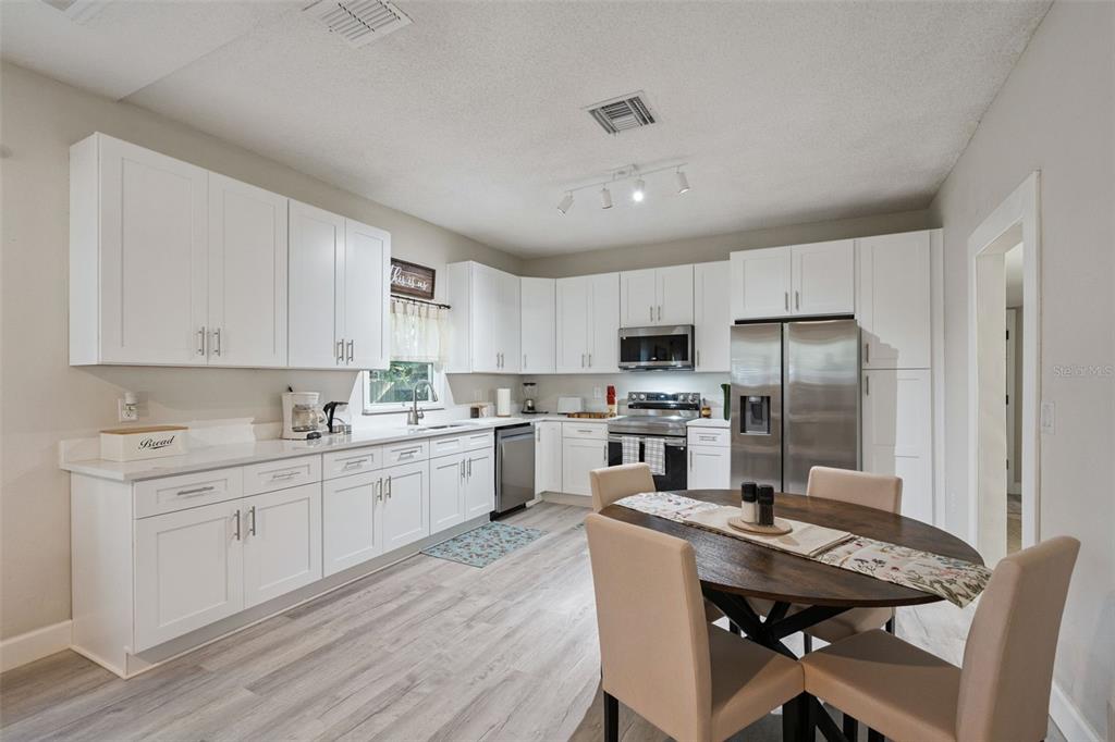2415 S LAUREL AVENUE, SANFORD, FL — photo 5 of 16
