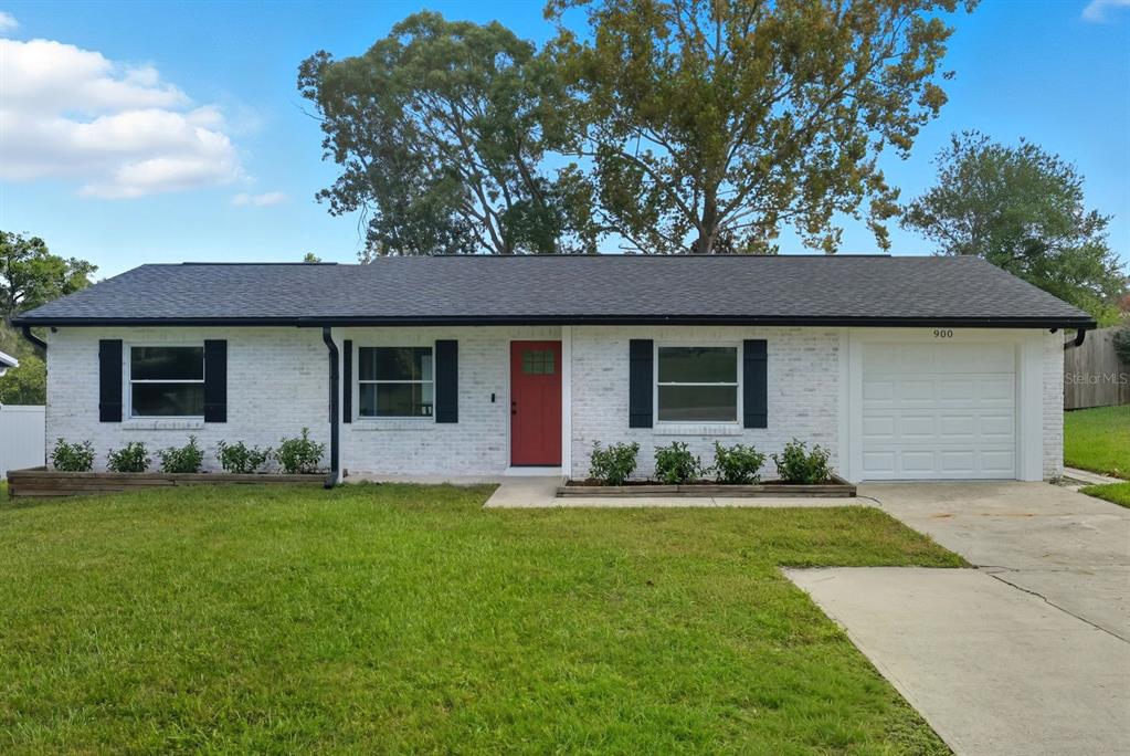 900 N CARPENTER AVENUE
