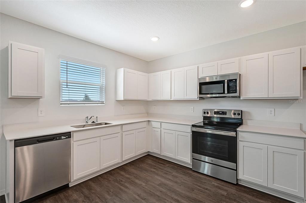 11391 LAKE LOUISA TERRACE, SARASOTA, FL — photo 3 of 16