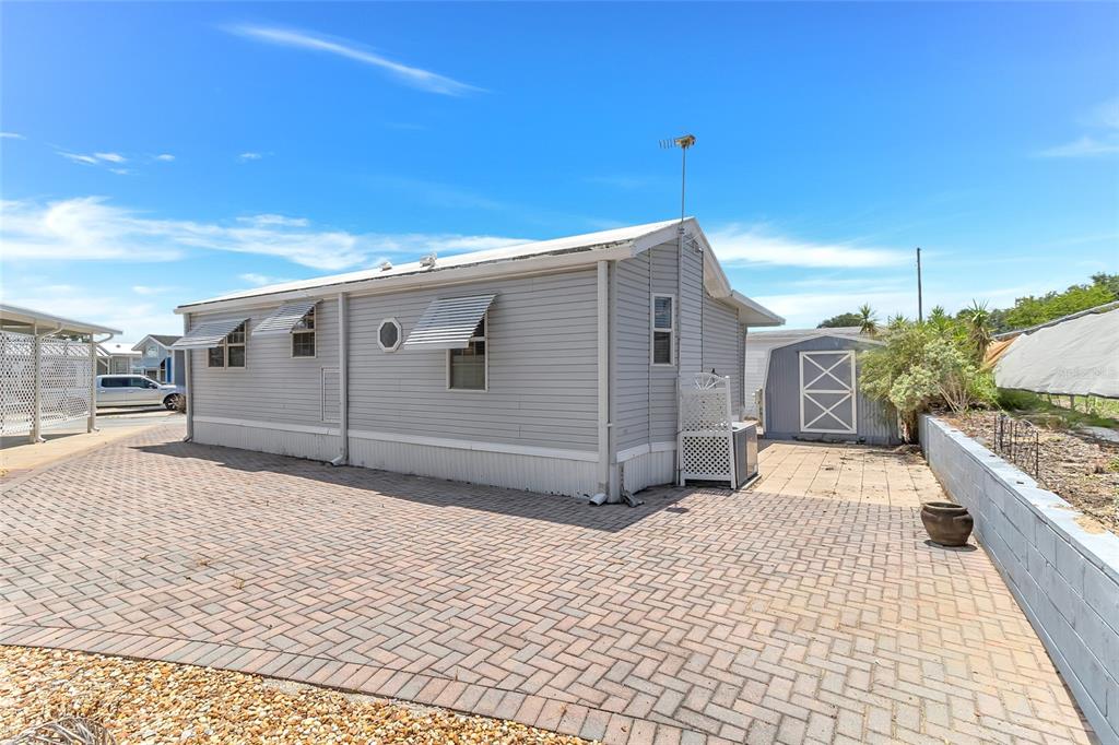 300 SKY CREST LOOP, DAVENPORT, FL — photo 3 of 19