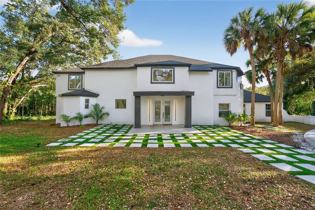 305 SWEETWATER CLUB CIRCLE
