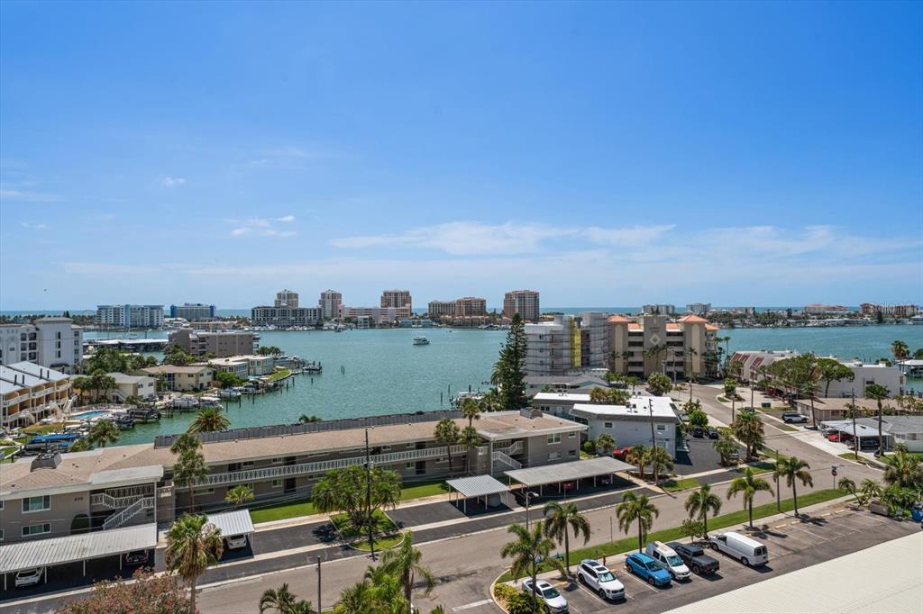 400 ISLAND WAY UNIT 904, CLEARWATER BEACH, FL — photo 5 of 40
