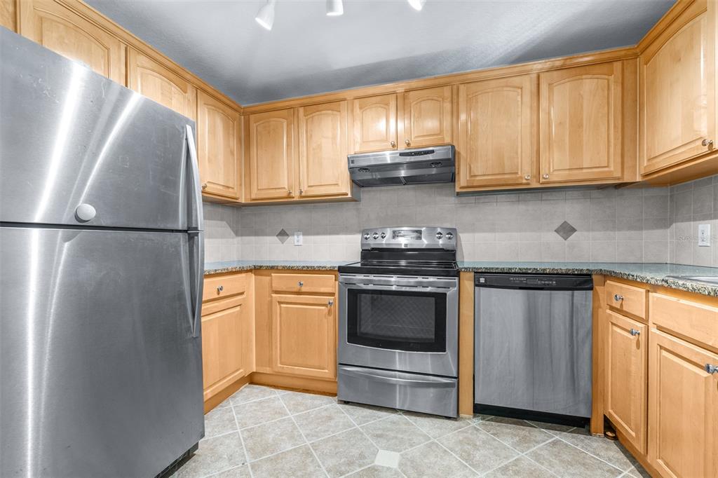 6150 GULFPORT BOULEVARD S UNIT 515, GULFPORT, FL — photo 4 of 62
