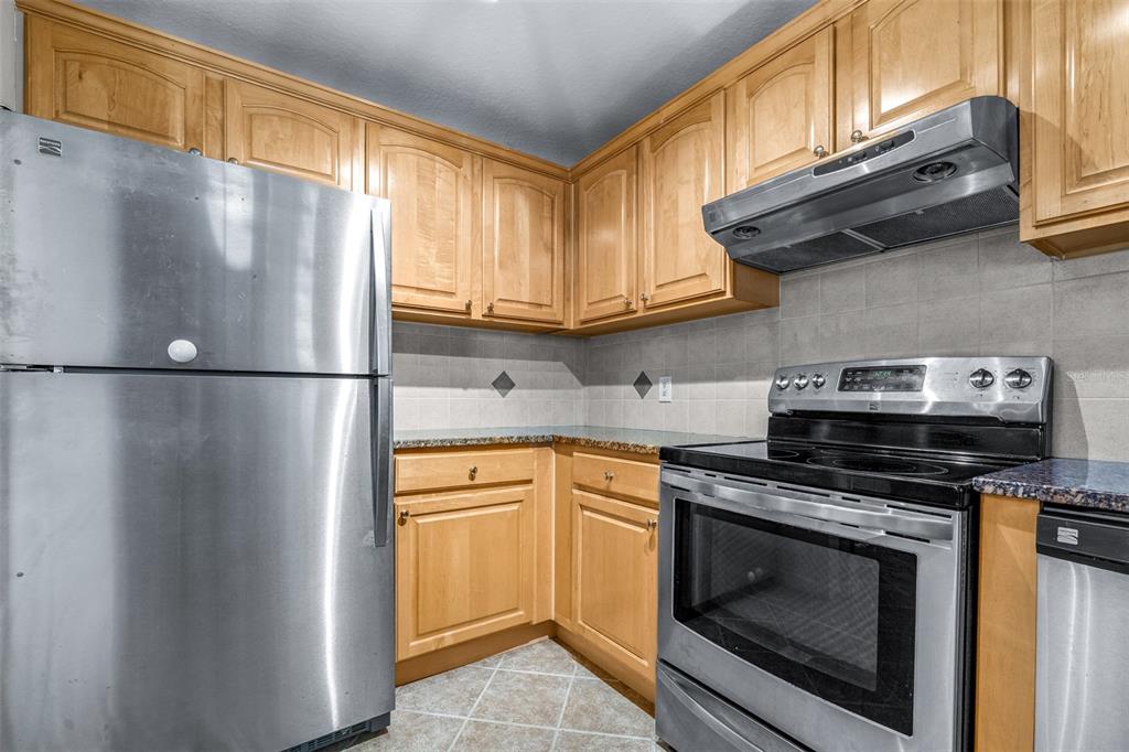 6150 GULFPORT BOULEVARD S UNIT 515, GULFPORT, FL — photo 5 of 62