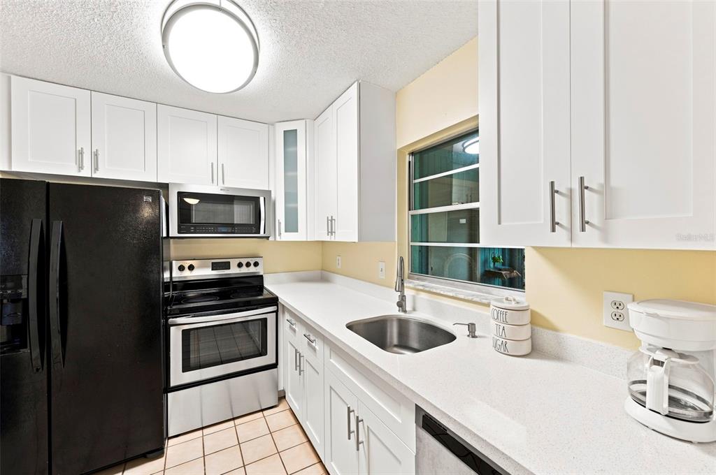 409 FELTHAM TRAIL UNIT B, SUN CITY CENTER, FL — photo 2 of 30