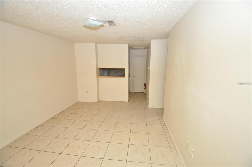129 DENTON AVENUE, AUBURNDALE, FL — photo 4 of 8