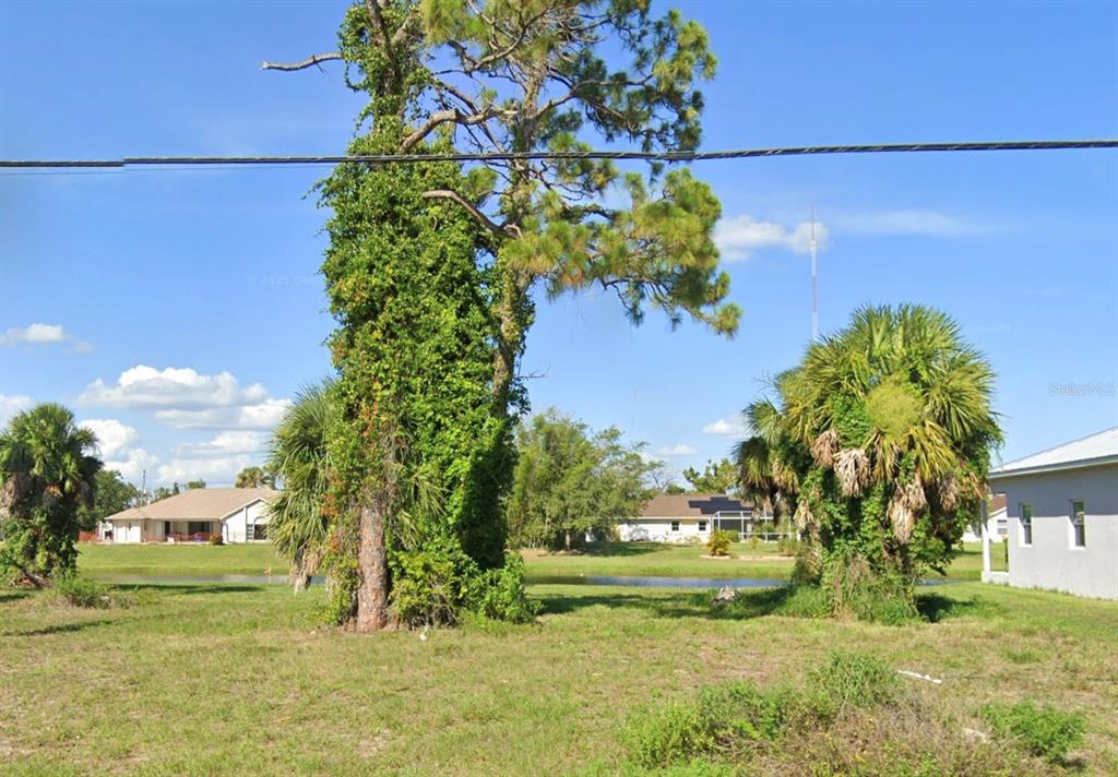 835 ROTONDA CIRCLE