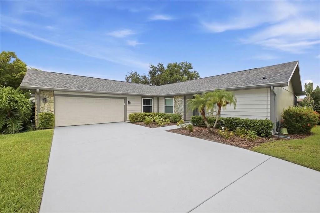 3379 HYDE PARK DRIVE, CLEARWATER, FL — photo 2 of 30