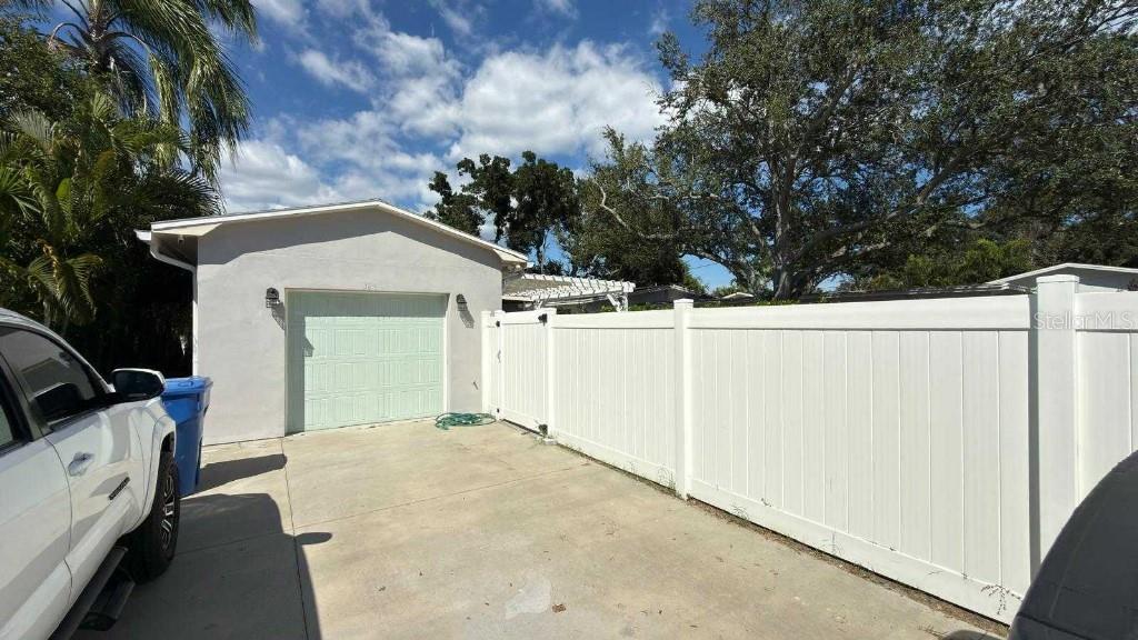 324 36TH AVENUE NE, ST PETERSBURG, FL — photo 3 of 15