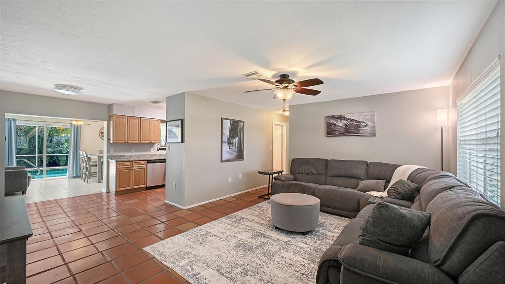 5338 FOXWOOD DRIVE, SARASOTA, FL — photo 4 of 30