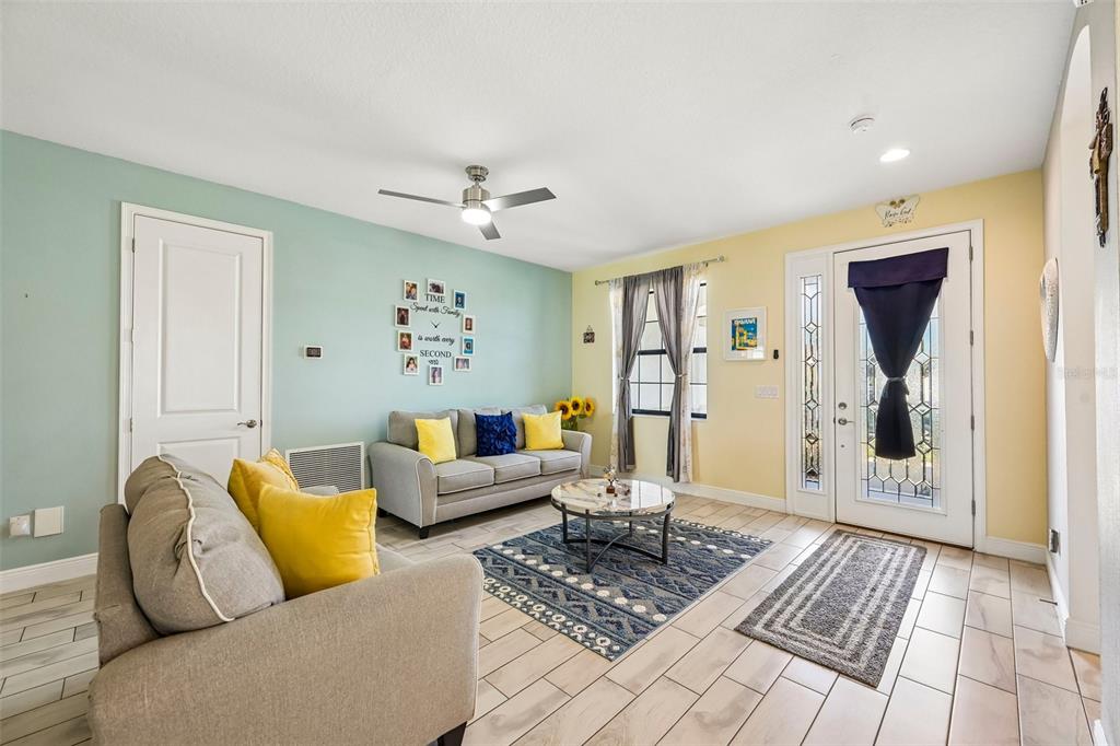 4024 SALIDA DEL SOL DRIVE, SUN CITY CENTER, FL — photo 4 of 30