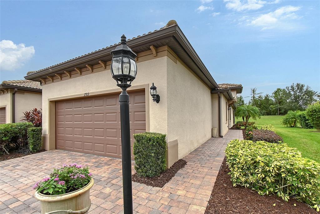 17109 KENTON TERRACE