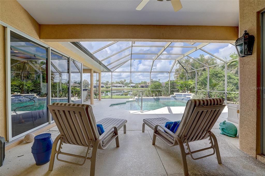 12306 GREENBRIER WAY, LAKEWOOD RANCH, FL — photo 2 of 30