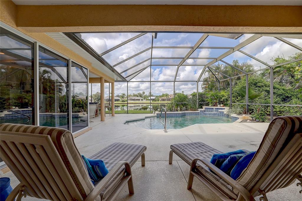 12306 GREENBRIER WAY, LAKEWOOD RANCH, FL — photo 3 of 30