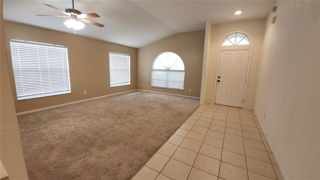 1813 GREYSTONE HEIGHTS DRIVE, VALRICO, FL — photo 2 of 18