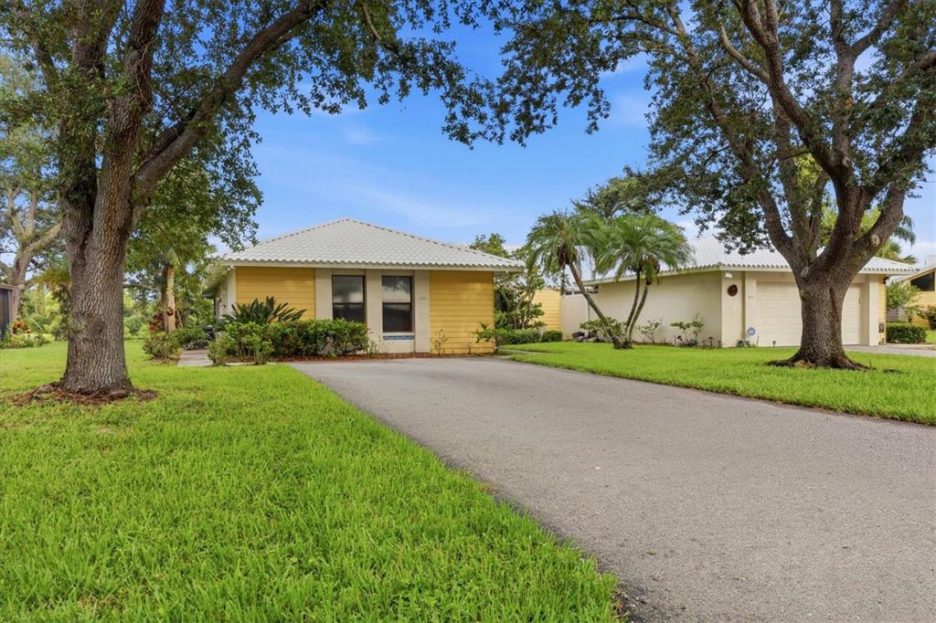 311 PEMBROKE LANE N UNIT 196