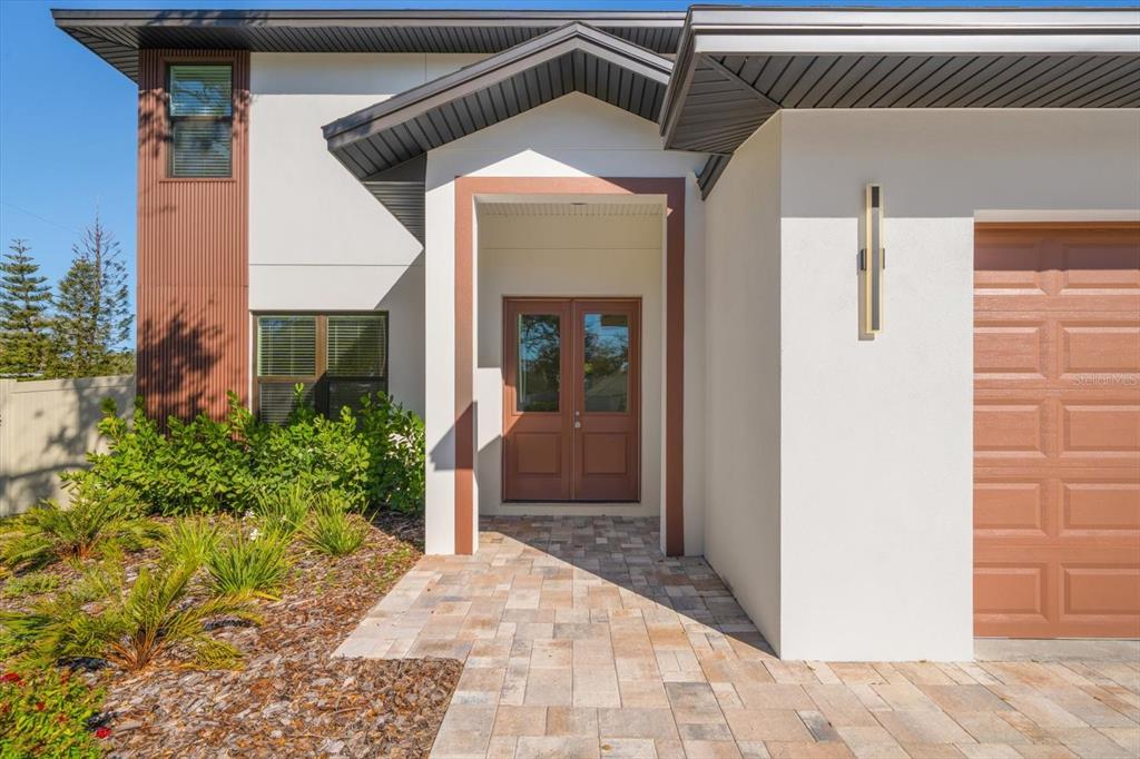 14733 SUNSET DRIVE