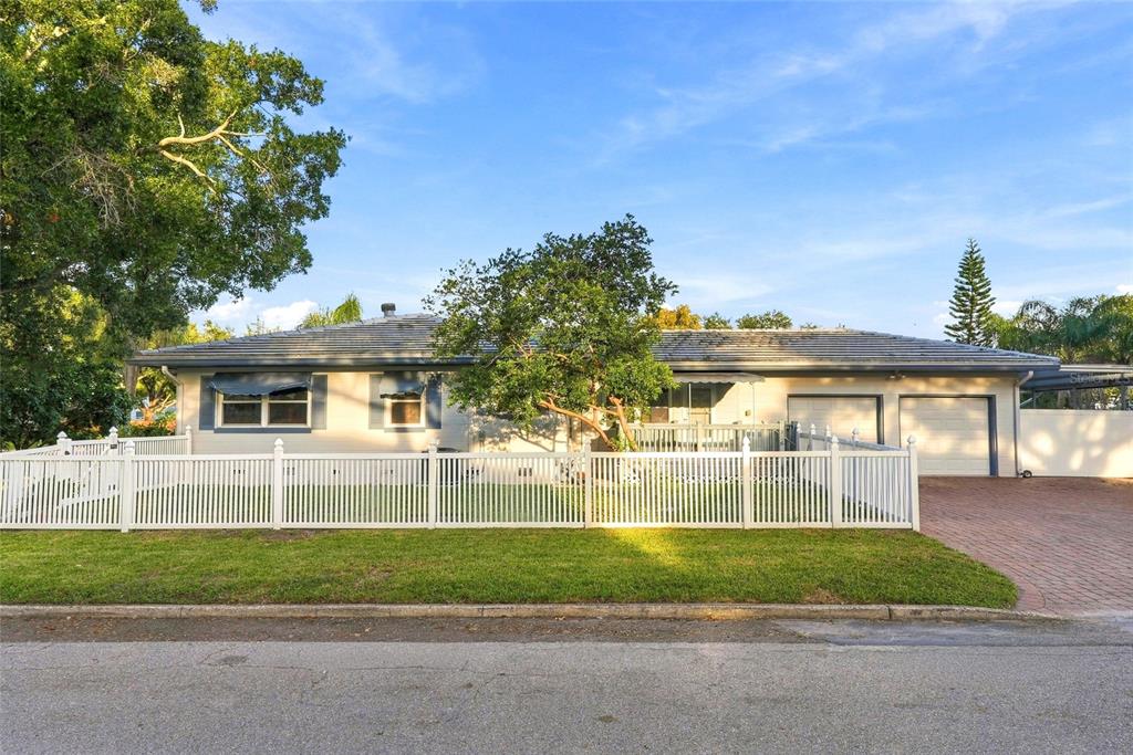 1146 30TH AVENUE N, ST PETERSBURG, FL — photo 3 of 40