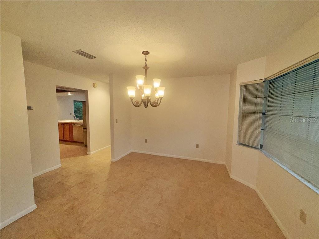 17 Sycamore CIRCLE, HOMOSASSA, FL — photo 5 of 30