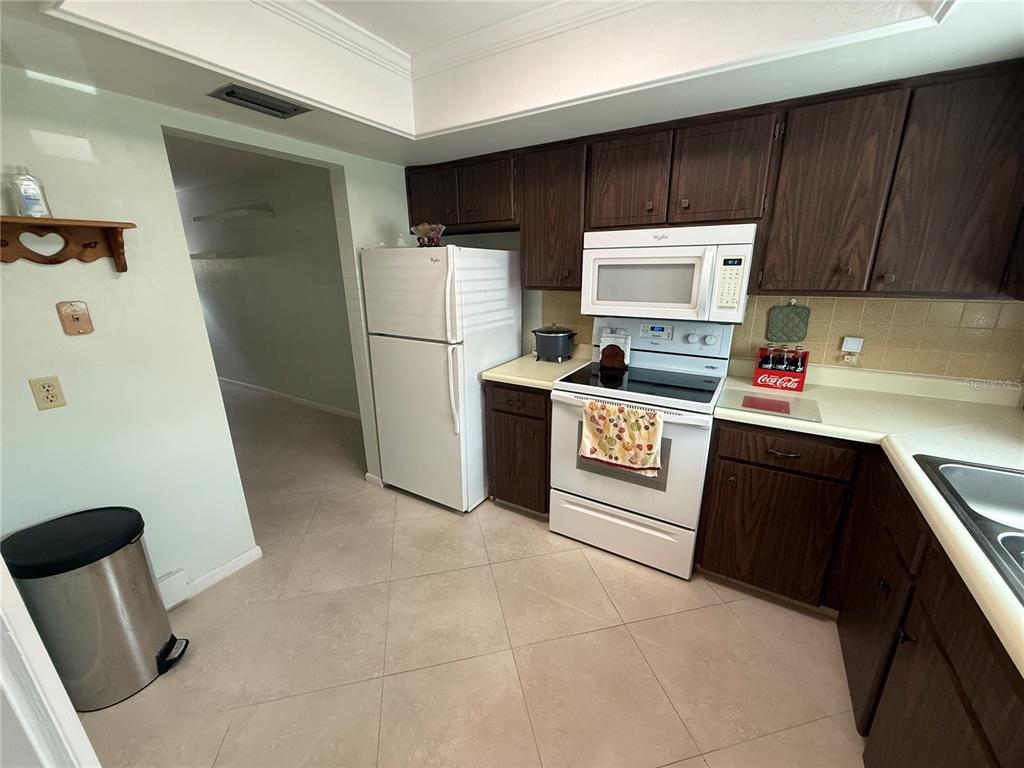 1411 NORMANDY PARK DRIVE UNIT 4, CLEARWATER, FL — photo 4 of 17