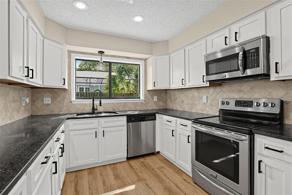 1539 GRACE LAKE CIRCLE, LONGWOOD, FL — photo 3 of 25